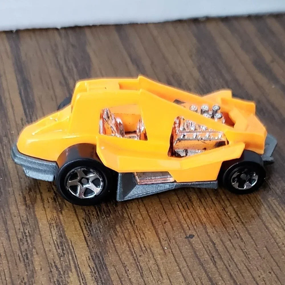 Hot Wheels Dirty Outlaw HW Racing 2013 Series Neon Orange 1:64
